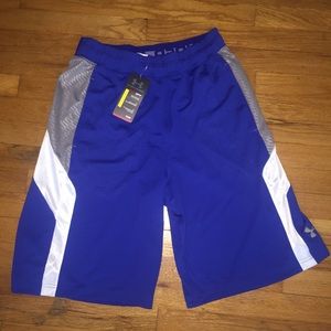 Mens NWT Size Medium Under Armour Athletic Shorts